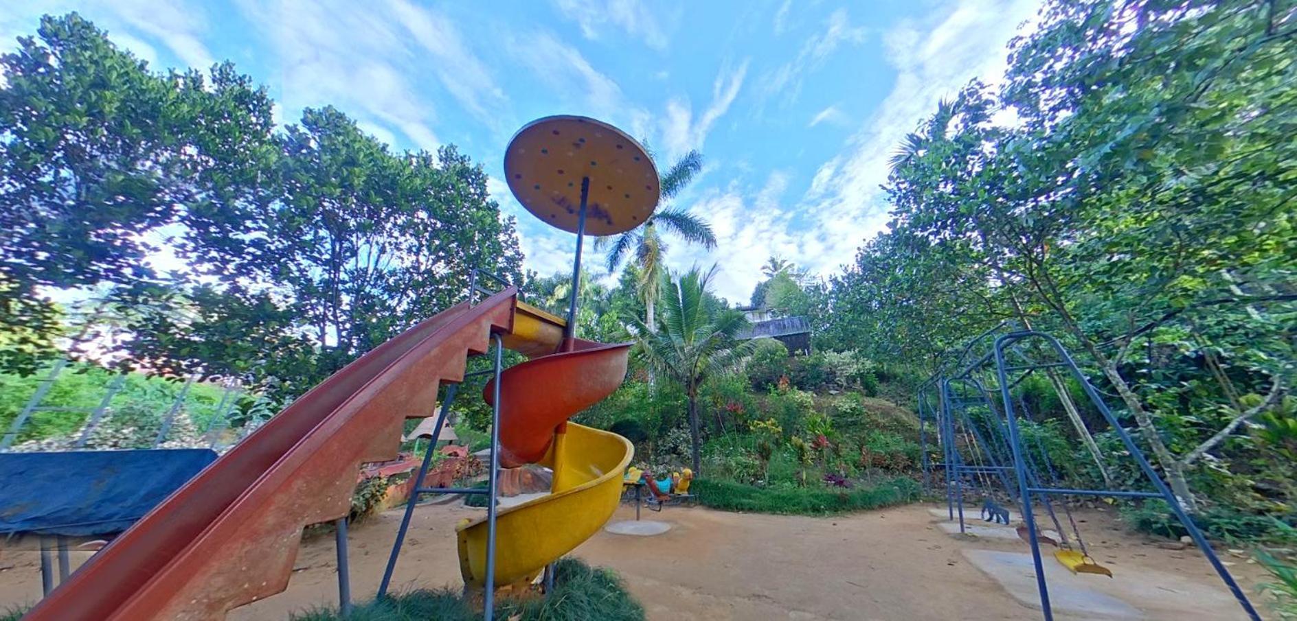 Wayanad Royal Stream Bed & Breakfast Kalpetta Bagian luar foto