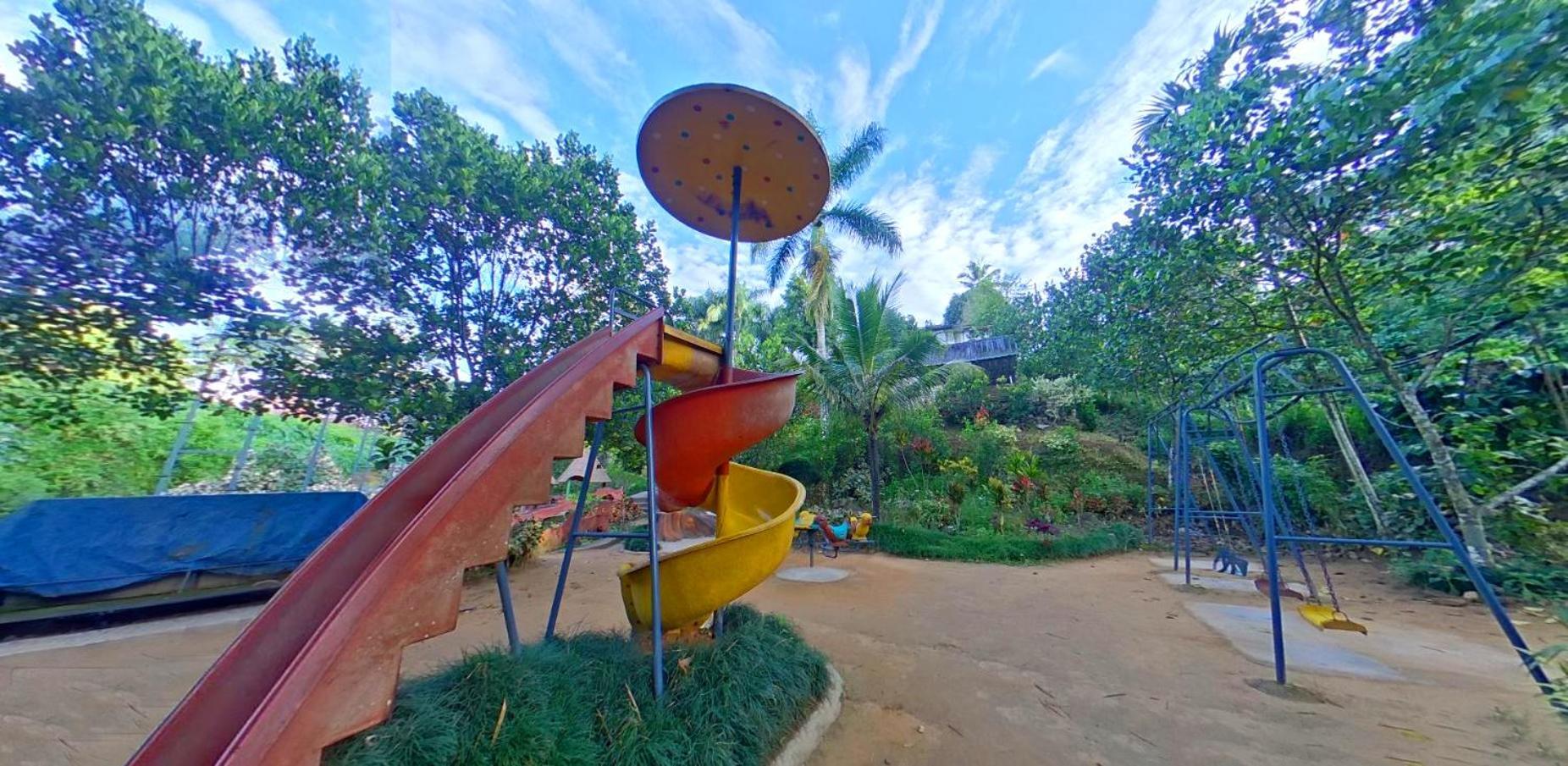Wayanad Royal Stream Bed & Breakfast Kalpetta Bagian luar foto