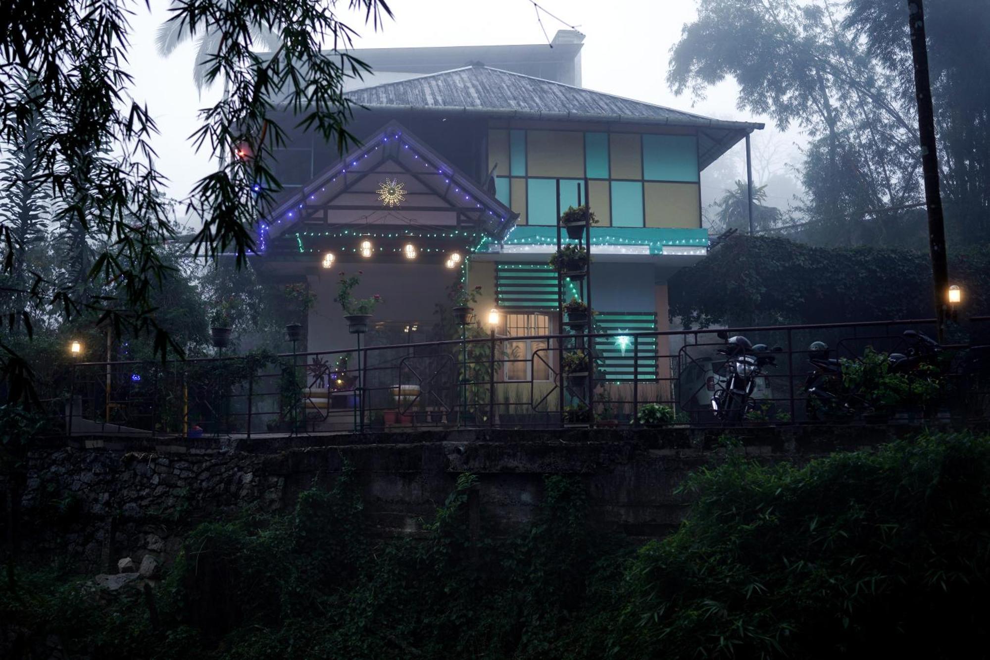 Wayanad Royal Stream Bed & Breakfast Kalpetta Bagian luar foto